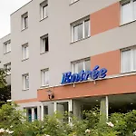 Hotel Kyriad Clermont-ferrand-sud - La Pardieu 3*