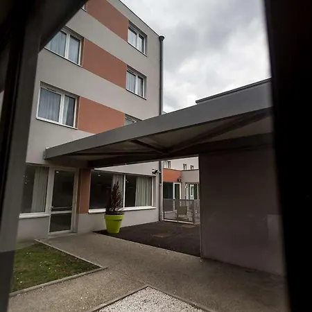 Hotel Kyriad Clermont-ferrand-sud - La Pardieu