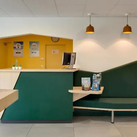 Hotel Kyriad Clermont-ferrand-sud - La Pardieu 3*