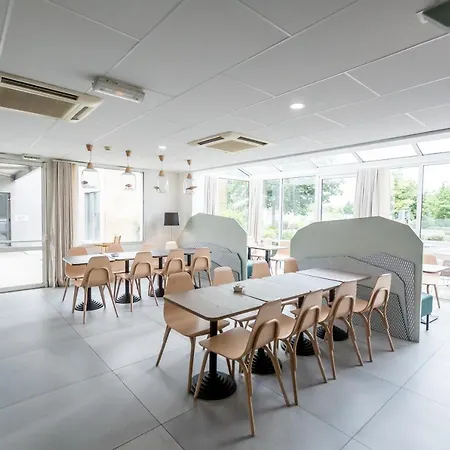 Hotel Kyriad Clermont-ferrand-sud - La Pardieu 3*