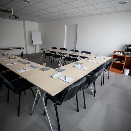 Kyriad Clermont-ferrand-sud - La Pardieu 酒店