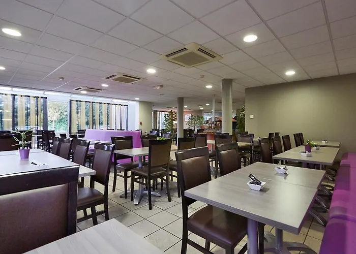 Hotel Kyriad Clermont-ferrand-sud - La Pardieu 3*