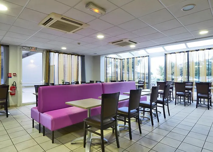 酒店 Kyriad Clermont-ferrand-sud - La Pardieu 3*