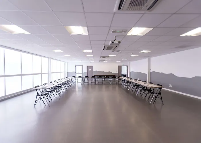 Kyriad Clermont-ferrand-sud - La Pardieu 3* 克莱蒙费朗