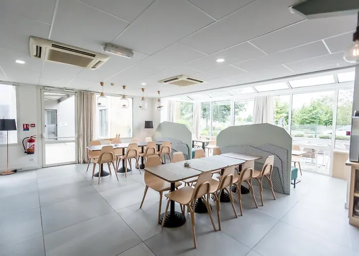 酒店 Kyriad Clermont-ferrand-sud - La Pardieu 3*