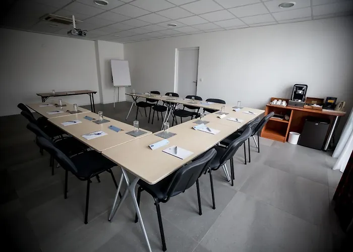 Kyriad Clermont-ferrand-sud - La Pardieu 酒店